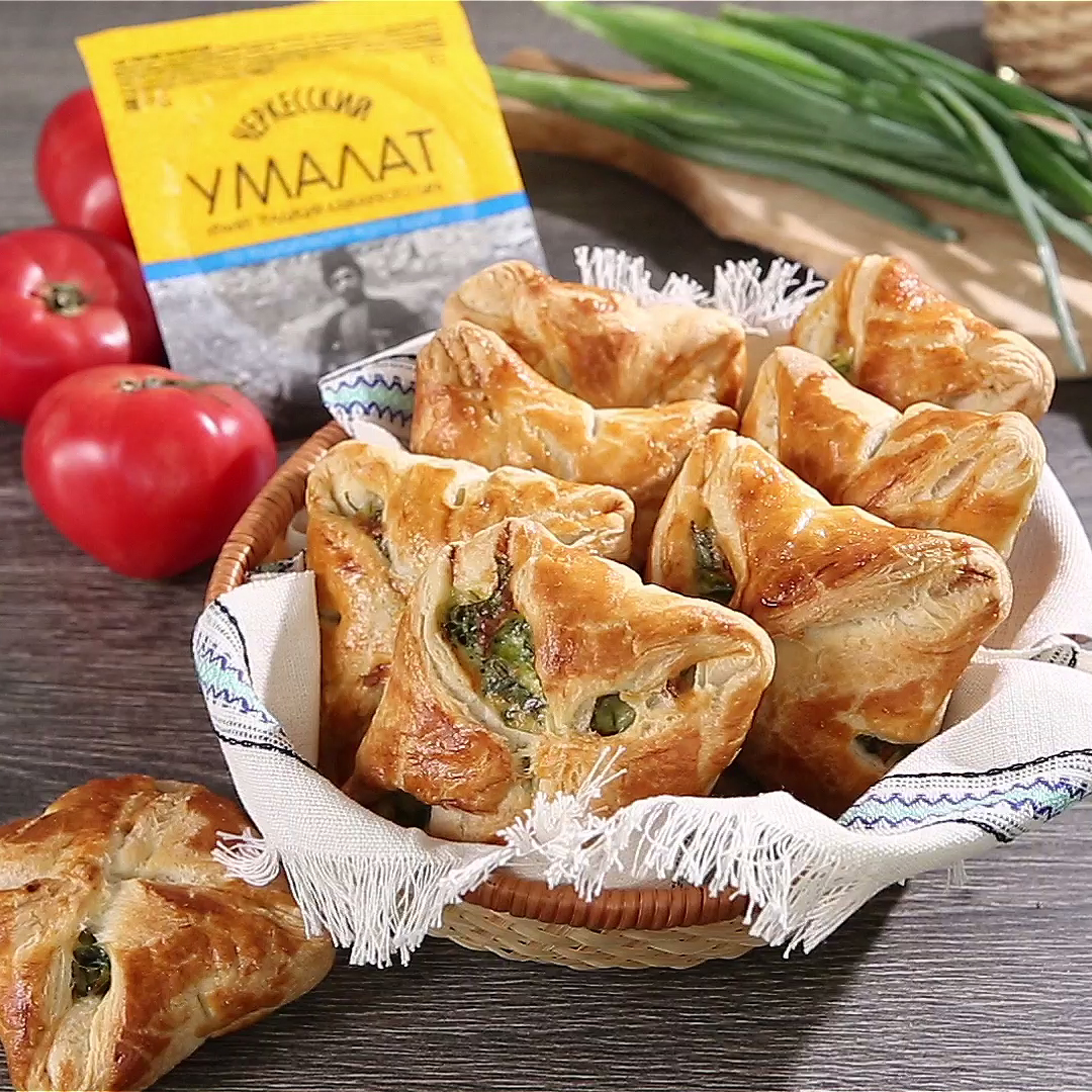 Как приготовить Слойки с черкесским сыром и зеленью